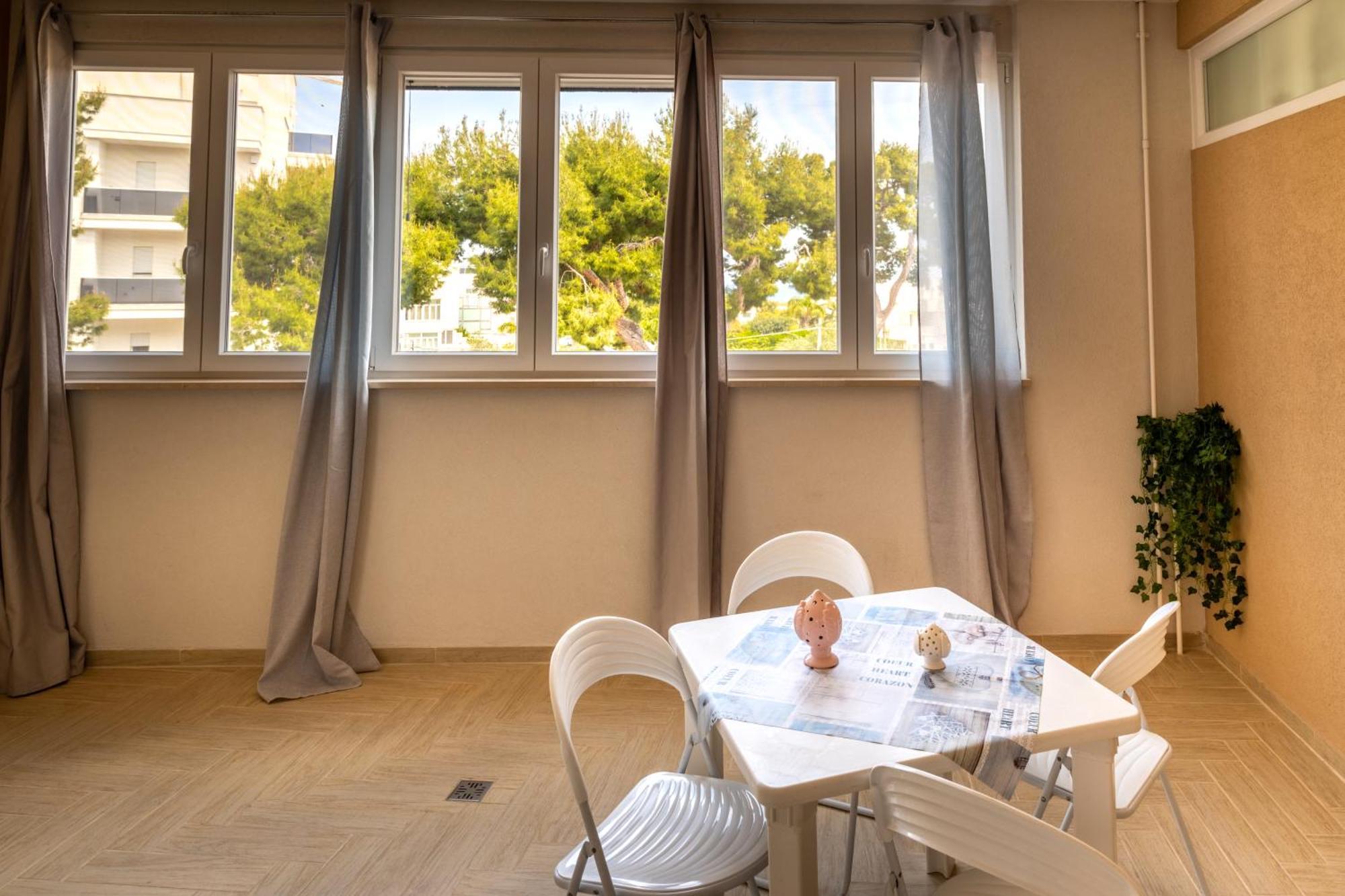 Monopoli Favolosa - Spacious 100Mq Apt. W/ Parking Exterior foto