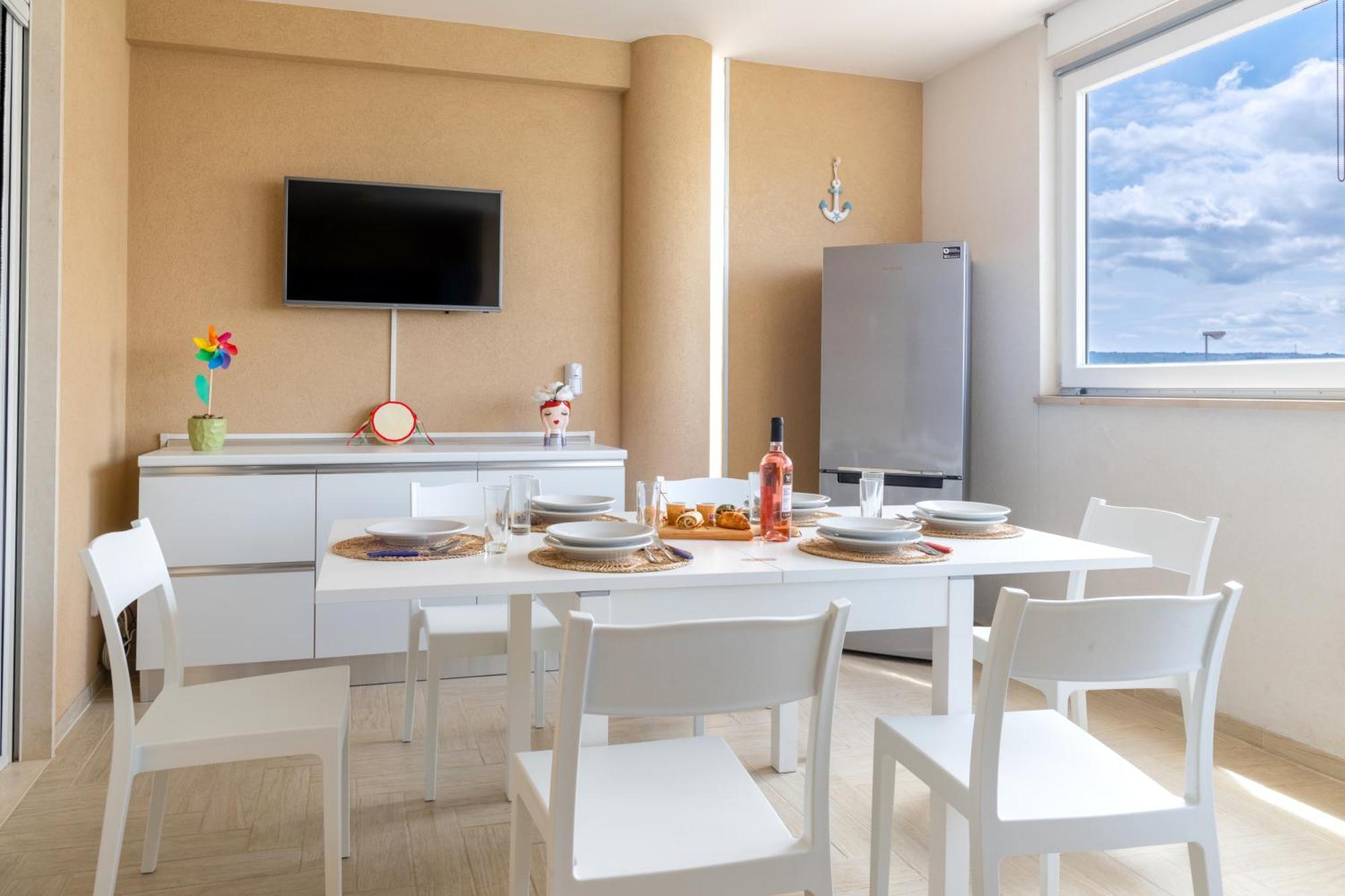 Monopoli Favolosa - Spacious 100Mq Apt. W/ Parking Exterior foto